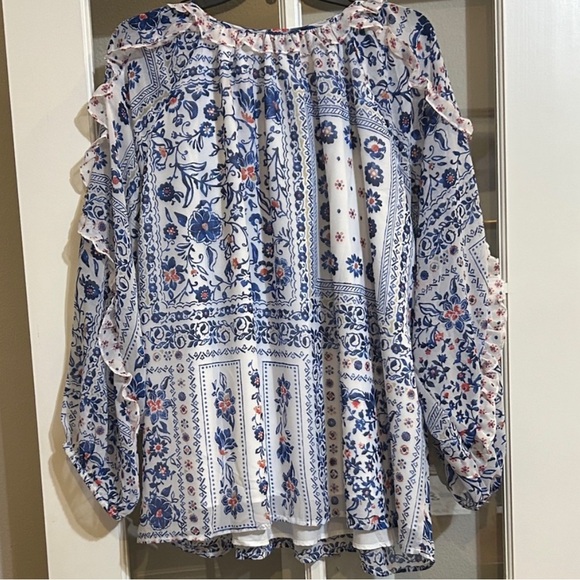 Cato Blue and White Floral Blouse - Picture 10 of 11